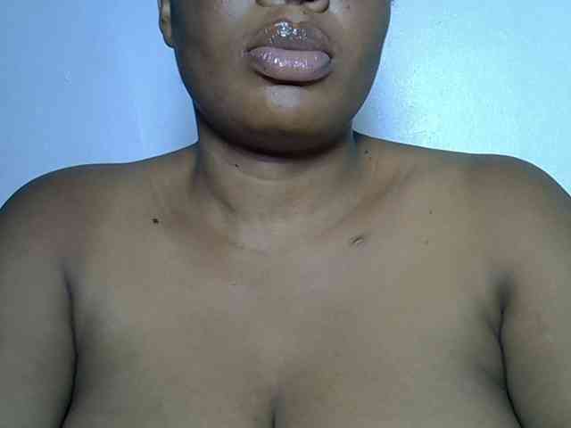 LadyNoire webcam