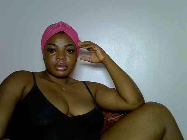LadyNoire webcam