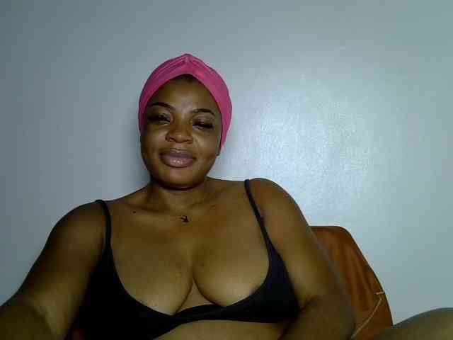 LadyNoire webcam