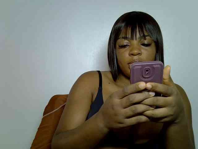 LadyNoire webcam