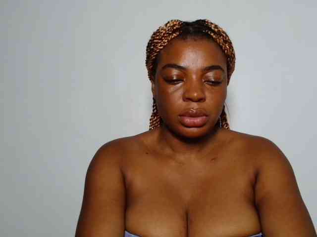 LadyNoire webcam