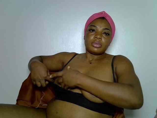 LadyNoire webcam