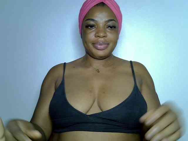 LadyNoire webcam