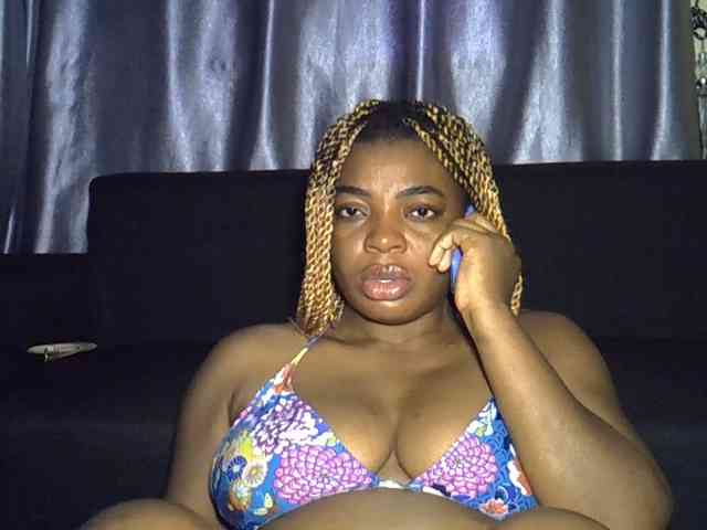 LadyNoire webcam