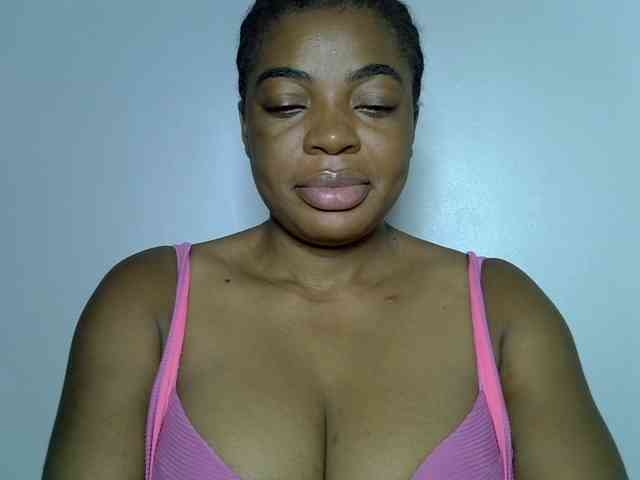 LadyNoire webcam