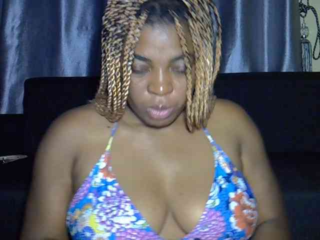 LadyNoire webcam