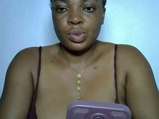 LadyNoire webcam