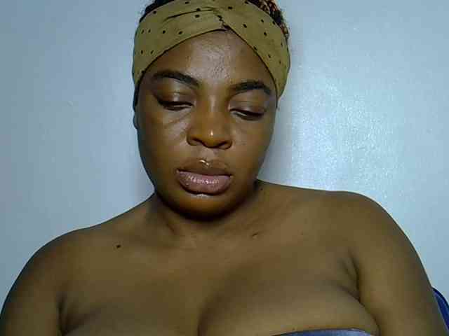 LadyNoire webcam