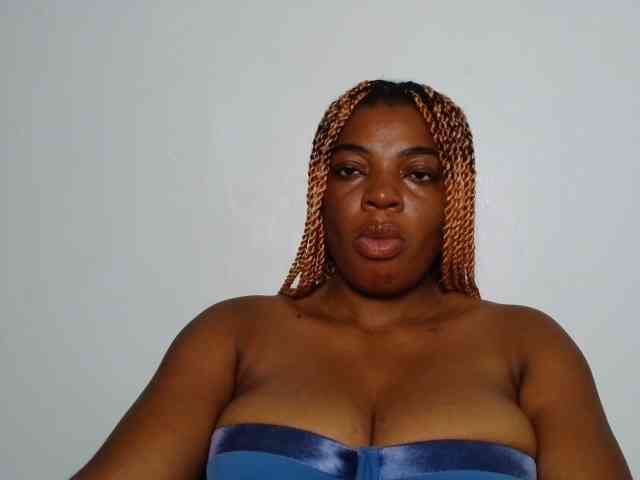 LadyNoire webcam