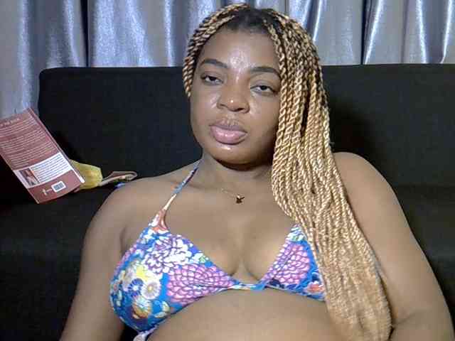 LadyNoire webcam