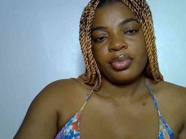 LadyNoire webcam