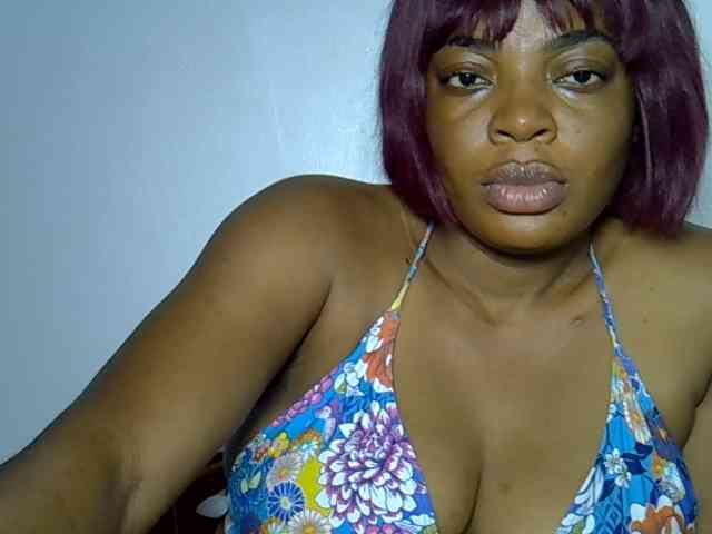 LadyNoire webcam
