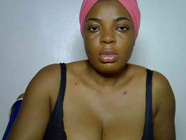LadyNoire webcam