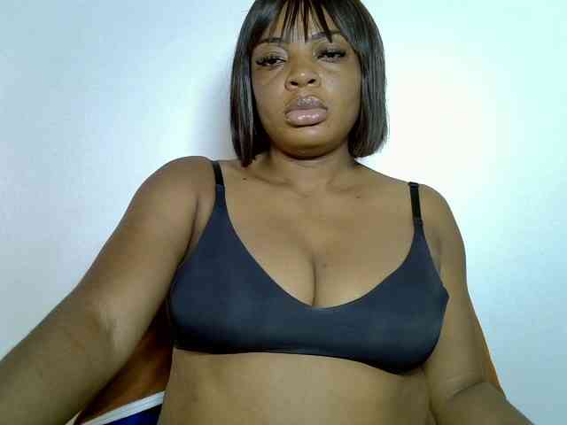 LadyNoire webcam