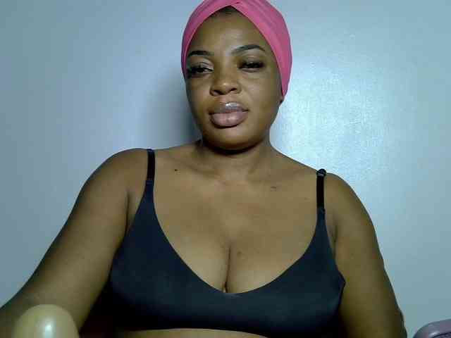LadyNoire webcam