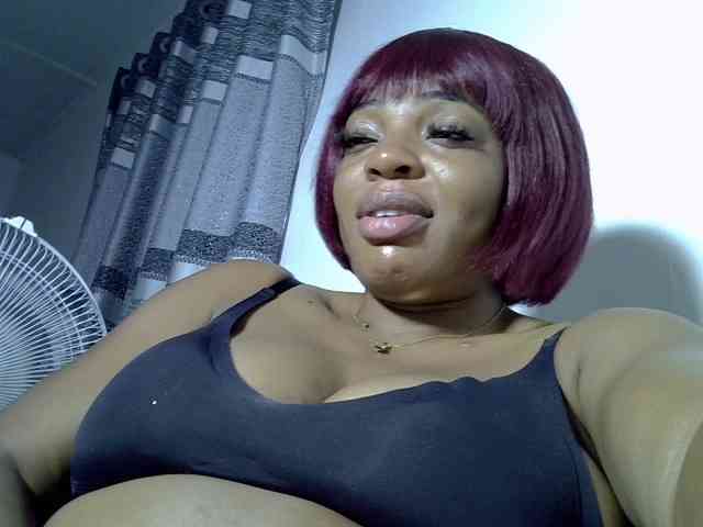 LadyNoire webcam