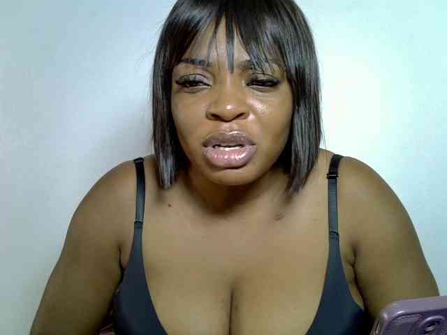 LadyNoire webcam