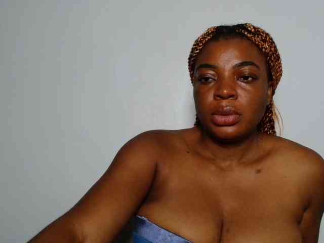 LadyNoire webcam