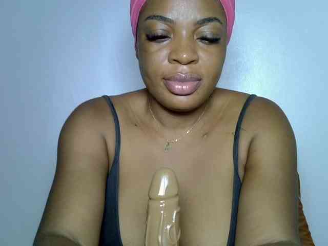 LadyNoire webcam
