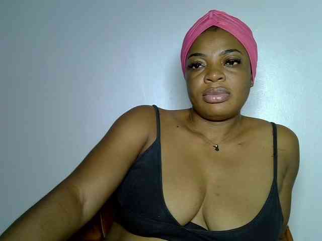 LadyNoire webcam