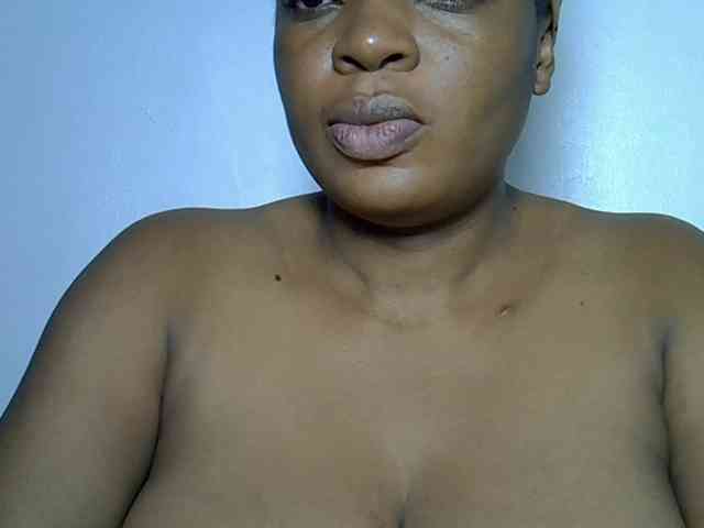 LadyNoire webcam