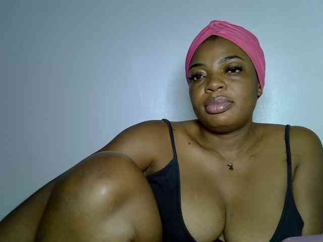 LadyNoire webcam