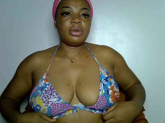 LadyNoire webcam