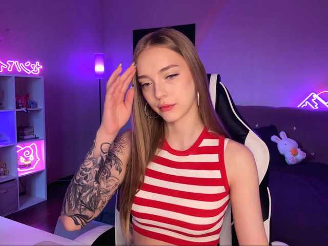 Evaamour live cam on BongaCams