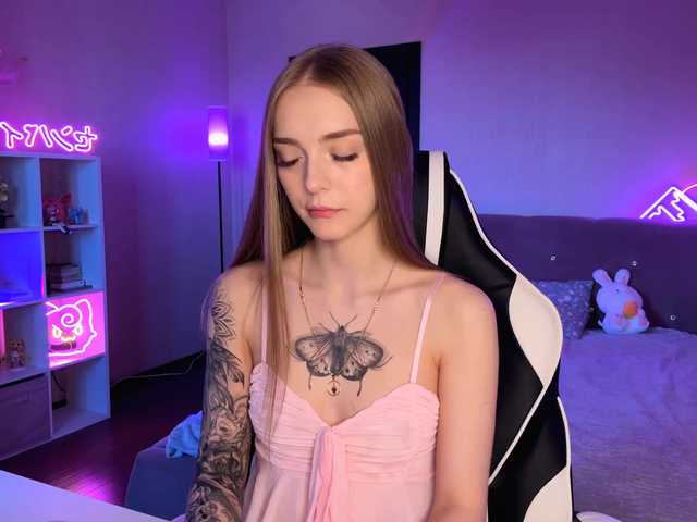 Evaamour live cam on BongaCams