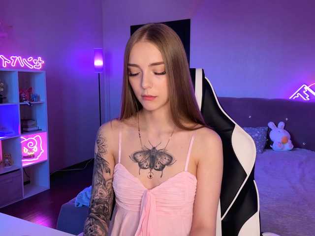 Evaamour live cam on BongaCams