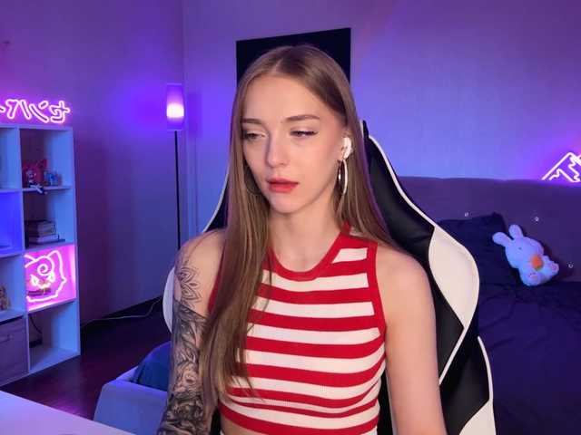 Evaamour live cam on BongaCams