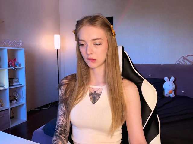 Evaamour live cam on BongaCams