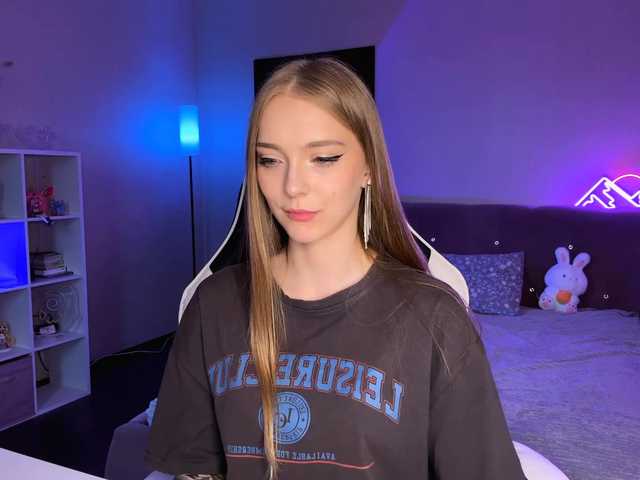 Evaamour live cam on BongaCams