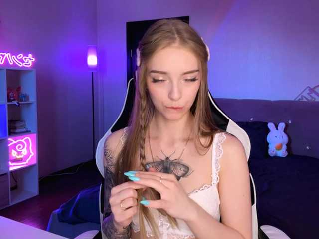 Evaamour live cam on BongaCams