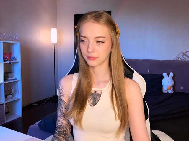 Evaamour live cam on BongaCams