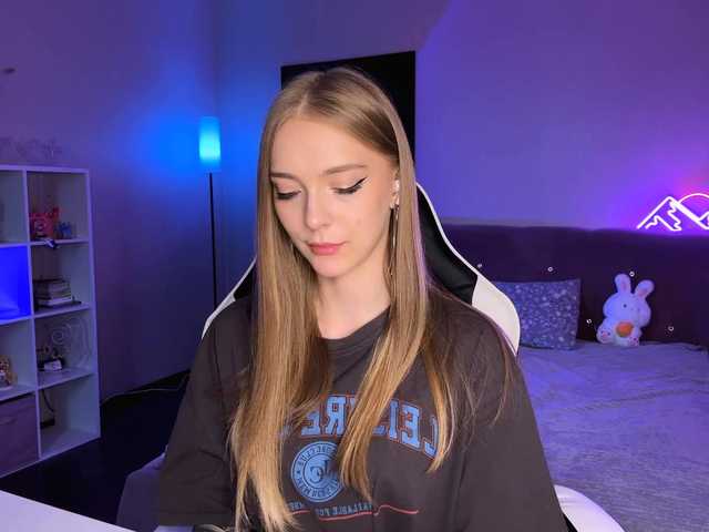 Evaamour live cam on BongaCams