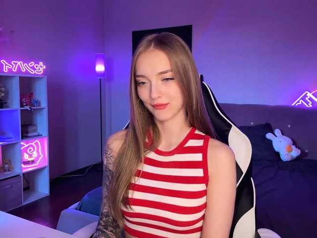 Evaamour live cam on BongaCams