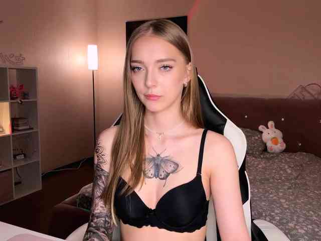 Model: Evaamour