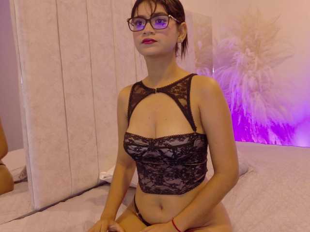 Elektra--9 live cam on BongaCams
