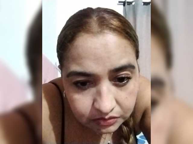 Sex chat gratuit in direct cu Luna42 pe BongaCams