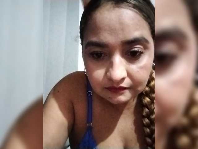 Luna42 live cam on UnifiedCams