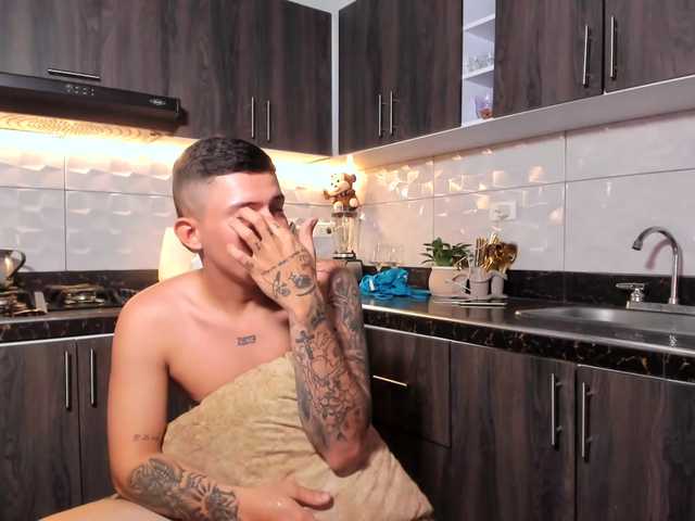 CuteLuxuryThreesome live cam on BongaCams