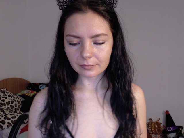 le modèle WetPussy1 est en webcam porno dans un show sur le site bongacams, il possède les tags suivants: White/Caucasian,Brunette,Shaved
