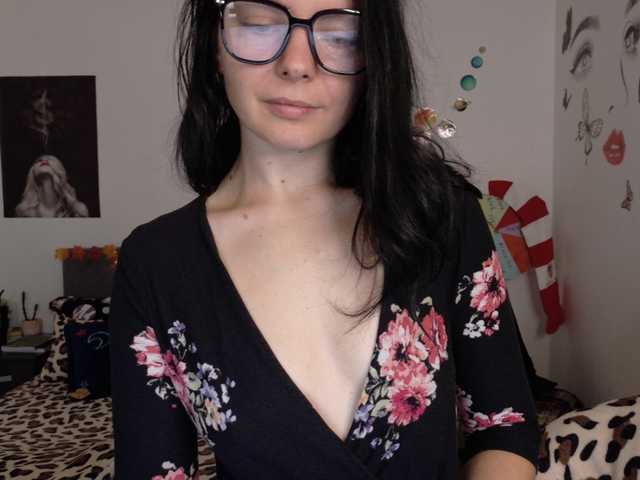 WetPussy1 — live female cam
