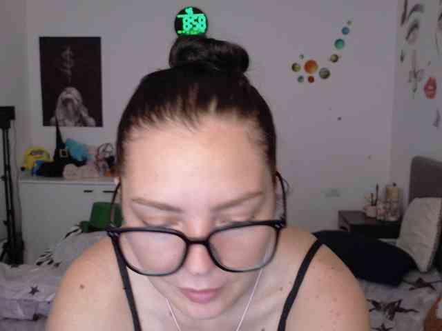 WetPussy1 webcam