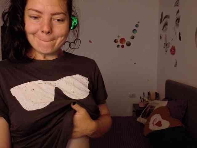 WetPussy1 webcam