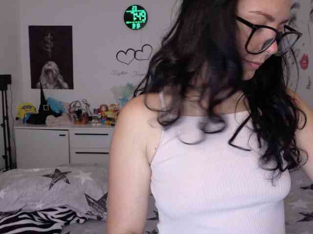 WetPussy1 webcam