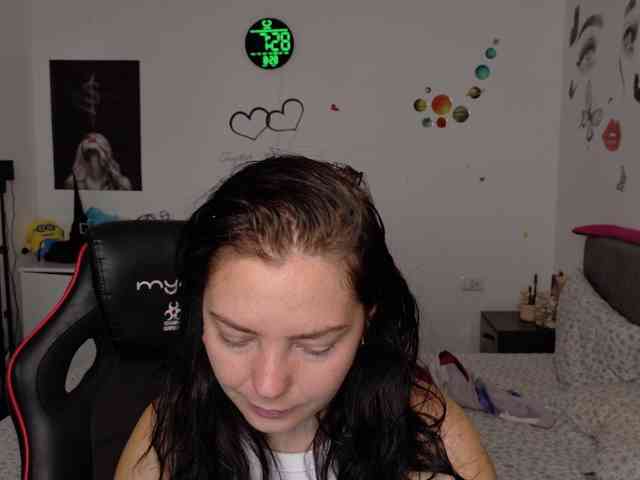 WetPussy1 webcam