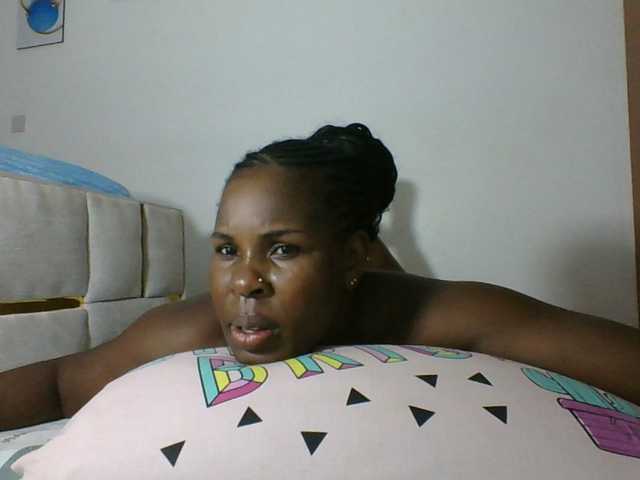 Queenmaya live cam on BongaCams