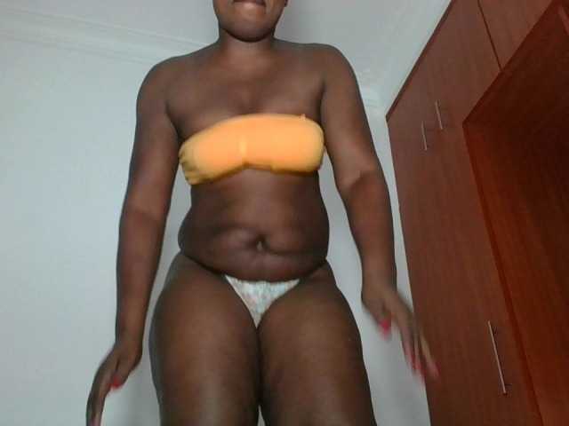 Queenmaya live webcam show